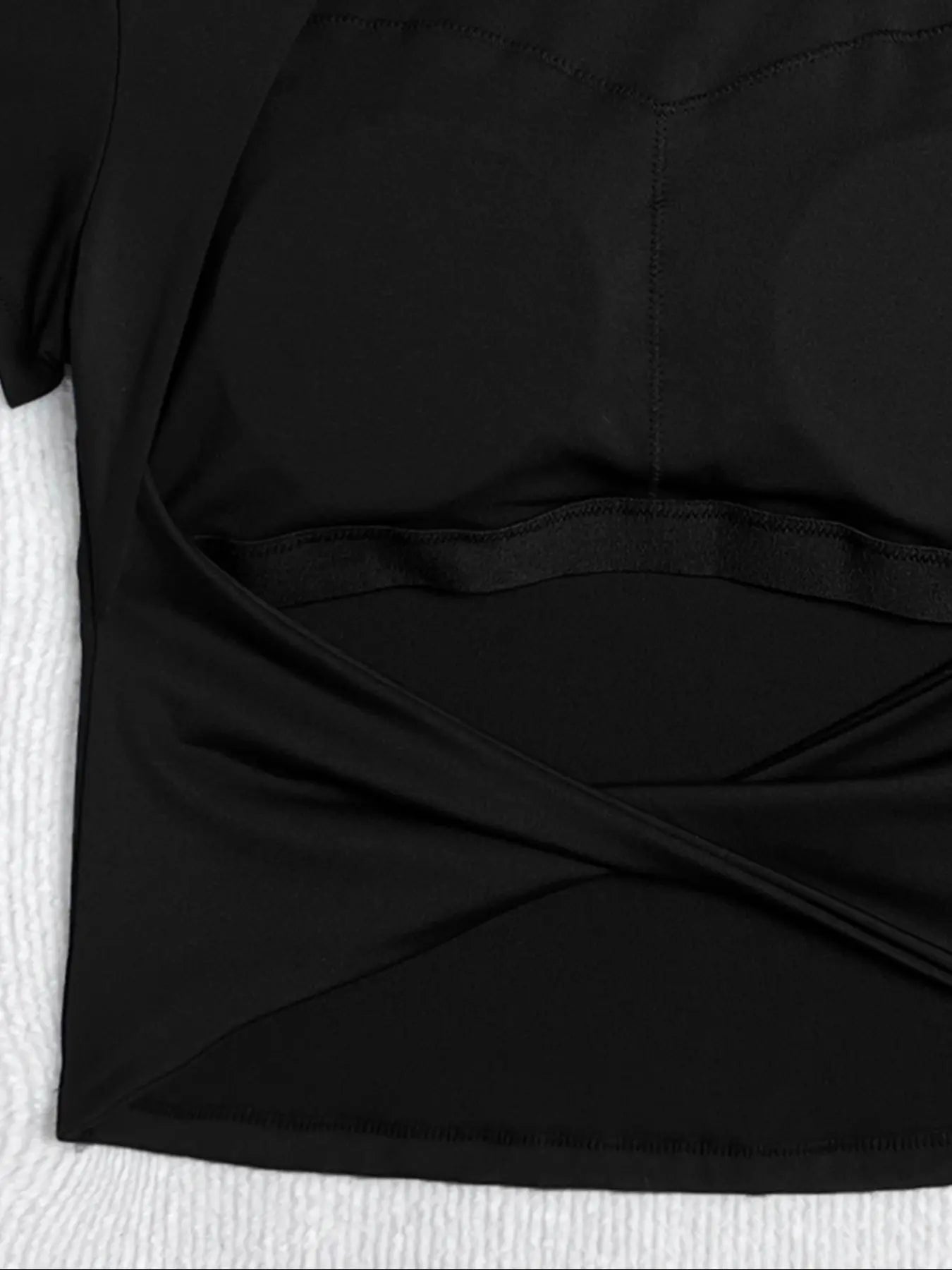 Elevate Your Activewear with Our Elegant Backless Gym Top - Perfect for Yoga and Running